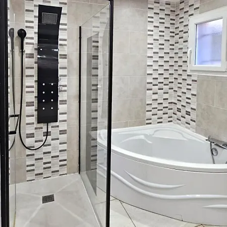 Maison Avec Piscine Pennautier